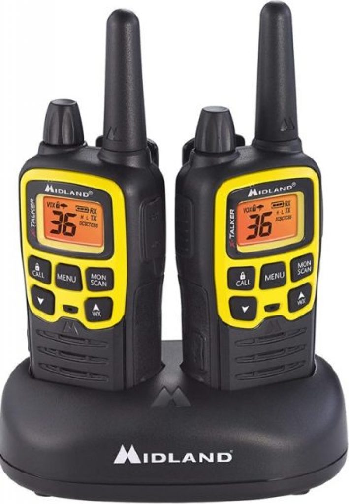 Best Waterproof Walkie Talkie in 2023: Two Way Radio Buyer's Guide ...