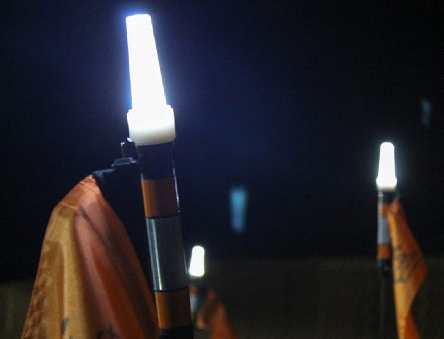 10 Best Kayak Lights for Night Fishing & Paddling