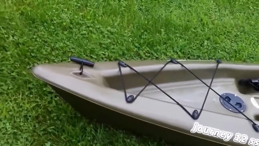 A carrying t-handle of the Sun Dolphin Journey 12 SS kayak