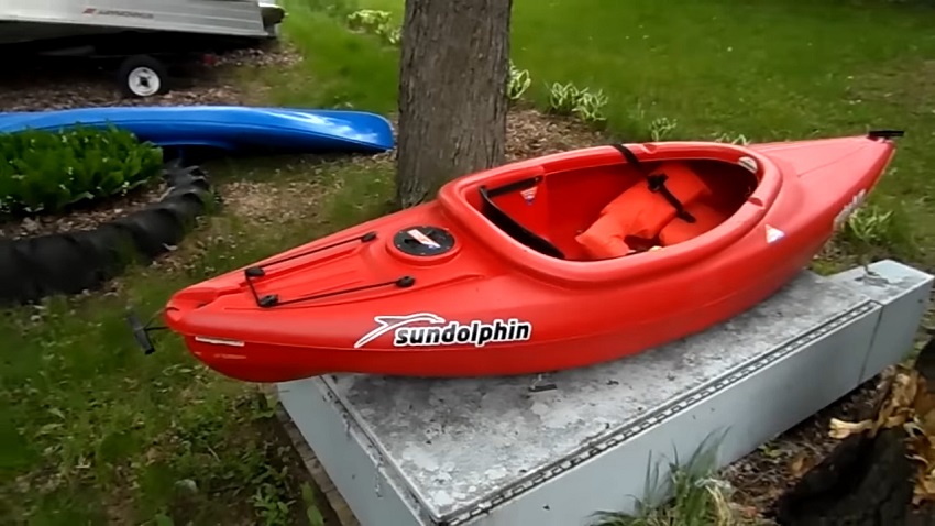 Sun Dolphin Aruba 8 SS kayak