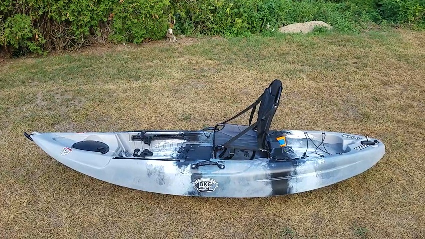 BKC FK285 kayak