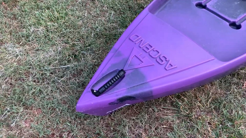 A durable, rubber-lined handle in a bow