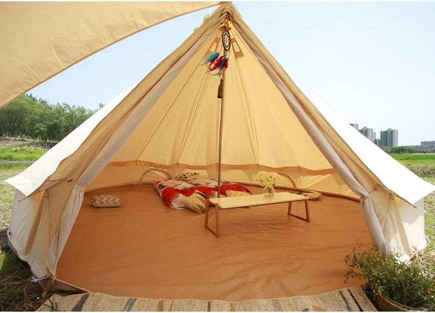 A frame door with a full screen on the PlayDo Cotton Canvas Bell Tent