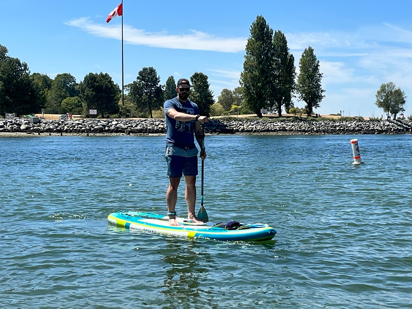 Author paddles his iRocker Cruiser Ultra 2.0 paddle board
